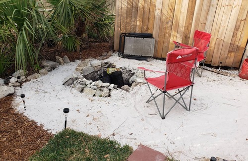 Punta Gorda House | Cozy Camper PET Friendly Welcome to the Hurricane Hideaway!