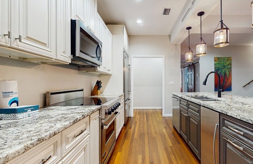 Baytowne Wharf Condo | Cozy coastal condo with shared pool and beach access, close to everything