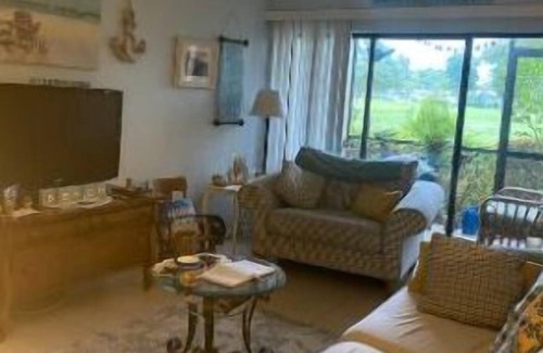East Naples Condo | Cozy condo, 4 miles to the beach and only 3 miles to downtown 5th Avenue!