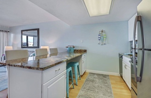 Vanderbilt Beach Condo | Cozy Condo With Pool Steps From Vanderbilt Beach