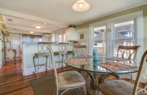 Fernandina Beach House | Cozy cottage and dog friendly, perfect for a relaxing, calm time away for everyday life.