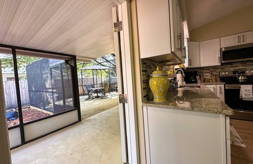 Temple Terrace House | Cozy home w/open floor plan - easy access to beaches, parks, and Bucs Stadium