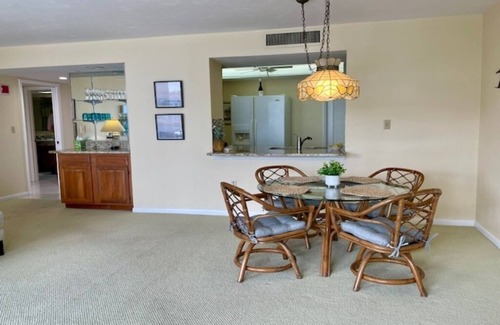 Vanderbilt Beach Condo | Cozy large 1-bedroom condo with WiFi, AC in serene Naples