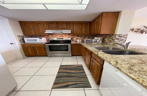 Vanderbilt Beach Condo | Cozy large 1-bedroom condo with WiFi, AC in serene Naples