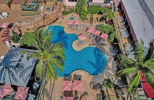 Mid Beach Apartment | Cozy Ocean View Condo with beach service 1015