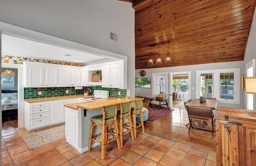 Victoria Park House | Cozy Pool Home just minutes from FLL Art District