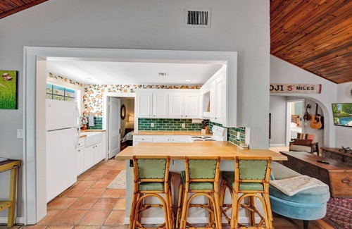 Victoria Park House | Cozy Pool Home just minutes from FLL Art District