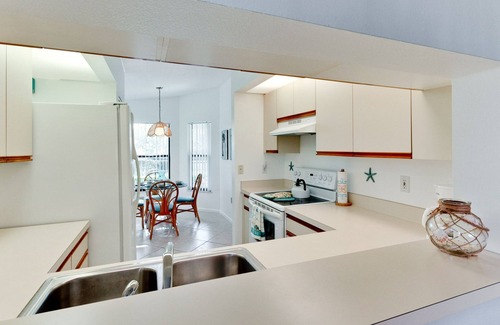 Trailer Estates Condo | Cozy Seashore! Only 15 Min from AMI Beaches, Relaxing Pond Views, Free WIFI