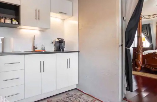 Coconut Creek Apartment | Cozy studio in charming Coconut Creek with WiFi and AC