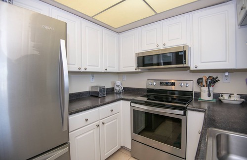 Belle Vista Condo | Cozy Waterfront Condo | Patio & Beach Access