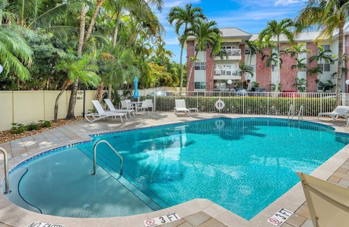 Harbor Beach Apartment | Cute 1-bed beach condo AC, pool, park in Fort Lauderdale harbor beach, marinas