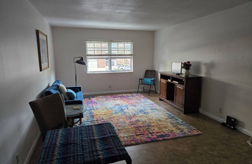 Harbor Beach Apartment | Cute 1-bed beach condo AC, pool, park in Fort Lauderdale harbor beach, marinas