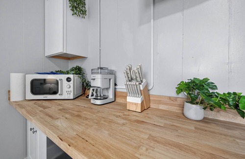 South Pensacola Cottage | Cute small studio near downtown