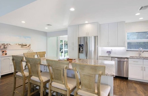 Florida North Atlantic Coast House | Cutting-edge & Cozy 4 Bed 2 Bath North Palm Beach!