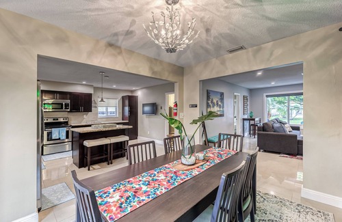 Dania Beach House | DaniaBeach OASIS with Heated POOL 5min FLL airport, Port, Beach