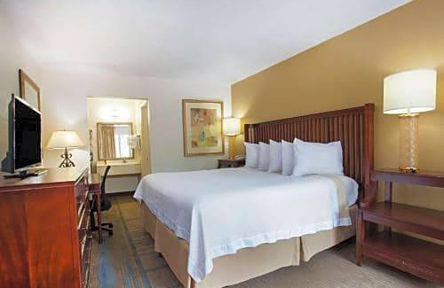 Daytona Beach Hotel | Days Inn by Wyndham Daytona Beach Speedway