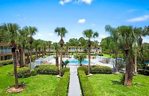 Daytona Beach Hotel | Days Inn by Wyndham Daytona Beach Speedway