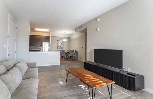 Daytona Beach Apartment | Daytona 2BR Getaway Parking Family and Pet-Friendly