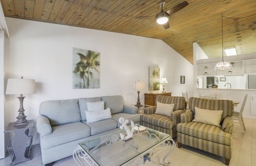 Marco Island Condo | Delightful condo w/ two heated pools & brief walk to beach