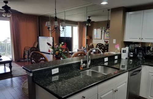 Fort Walton Beach - Destin Condo | Designer decor, Direct View, Very clean and well maintaned. Sleeps 6.