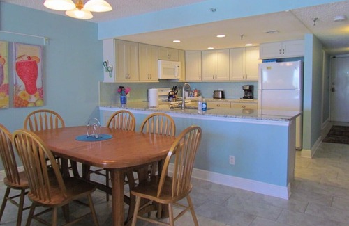 Indian Shores Condo | Direct Beachfront Indian Shores - Family Fav W/Pool- Vacay Mode On!