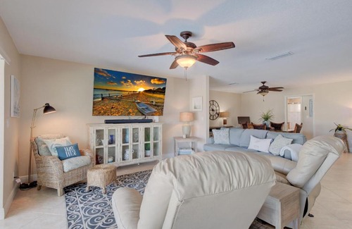 Caloosahatchee House | Direct Intercoastal Access W Pool