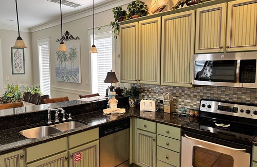 Sandestin House | DISCOUNTED! ~Screened Porch~Free Activities! 2 GOLF CARTS*, Pet Friendly,POOL