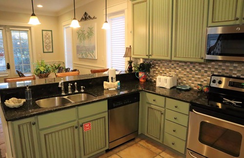 Sandestin House | DISCOUNTED! ~Screened Porch~Free Activities! 2 GOLF CARTS*, Pet Friendly,POOL