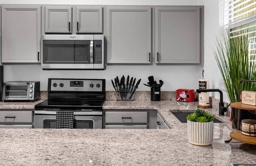 Regal Palms House | Discover Disney Fun in this Vibrant Rental!