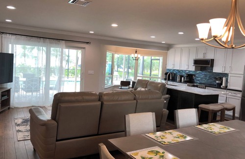 Bonita Springs House | Dolphin House : pool home on the Gulf of Mexico : walk to the beach