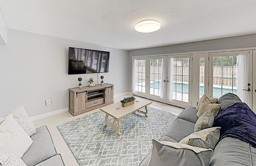 Bradenton House | Doplins Swin Spot