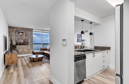 Brickell Condo | Dreamy Oceanfront Highfloor Corner Unit 2/2+Den