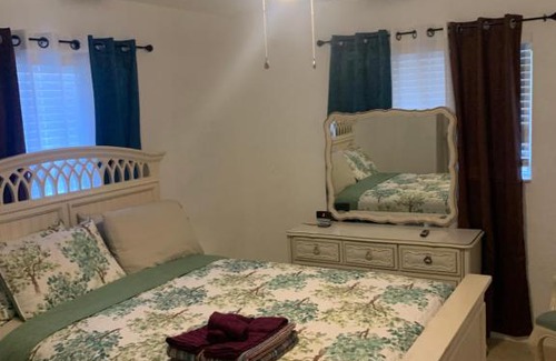 Oakland Park Apartment | Economical2bed1bath