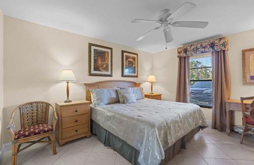 Park Shore House | End Unit -First Floor and Close to The Lobby