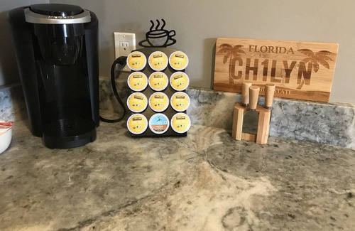 Jacksonville Beach Apartment | Enjoy GEM 2 in Jax Beach |4 blocks to the Ocean |Shared Patio |BBQ |Studio Apartment |Month Stays Ok