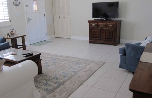 Stuart House | Enjoy southern Florida's treasure coast, minutes from the beach.