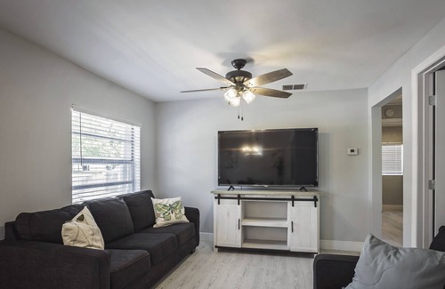 Temple Crest House | Entire home near Bush Garden， USF， Moffitt center