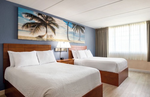 Ludlam Hotel | enVision Hotel Miami International Airport