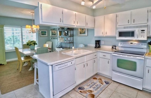 New Smyrna Beach Condo | Errol by the Sea unit 322- 2BD - Palm Tree Paradise