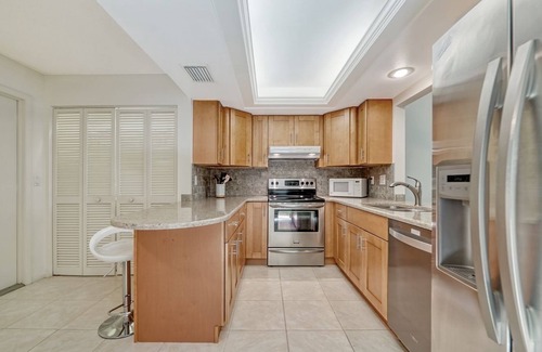 Sarasota House | Escape to Paradise: Updated Sarasota Retreat near Siesta Key Beach and Pool!