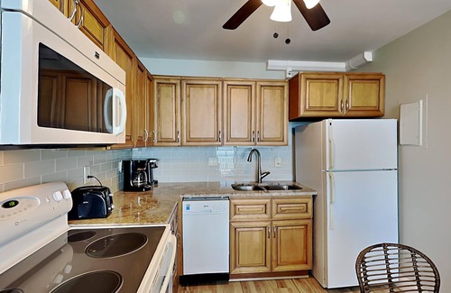 South Island Condo | Estero Beach & Tennis 907A | Beachfront + Resort-Style Amenities