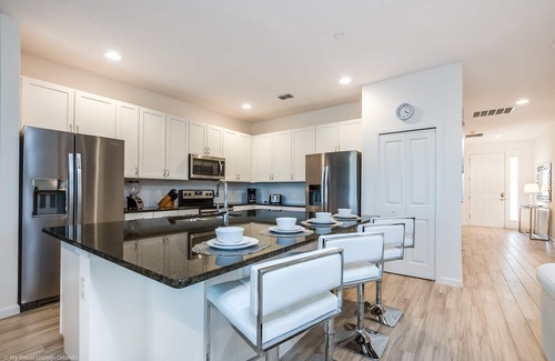 Kissimmee Villa | EV 2621 - 10 Bed 8 Bath Villa with Screened-In Pool with Spillover Spa, Kids Bed