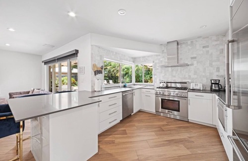 Fort Lauderdale Villa | Exclusive 4BD/3BA Villa Retreat with Heated Pool & Ocean Access