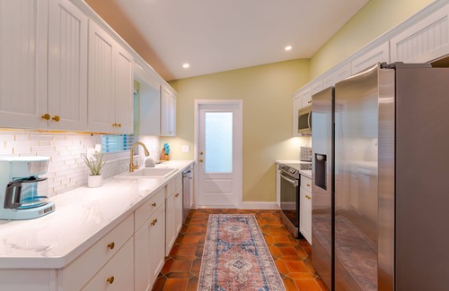 Lantana House | Fabulous 3 bedroom 3 bath home near the beach with massive garden
