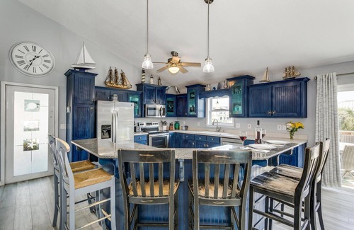 Toilla Segunda House | Family Fun by the Gulf 5-Min Walk to Beach Pet Friendly!