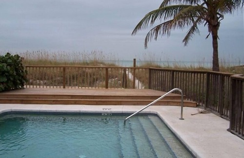 Indian Rocks Beach Cottage | Fantastic Beachside Cottage Professional Baseball,Football and Hockey, Golf