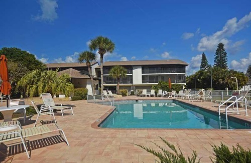 Englewood House | Fantasy Island 205