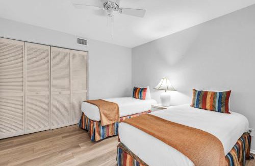 Park Shore House | First Floor - Quick Walk to Amenities