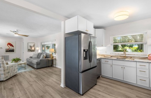 South Pinellas Community Council House | Flamingos Nest - Madeira Beach Pool Home with private Guest House