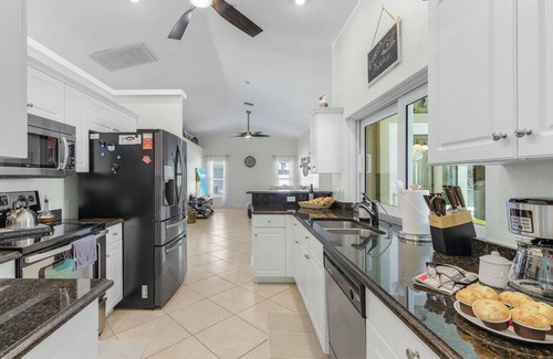 Caloosahatchee House | Florida Paradise 4 Bed 2 Bath Pool Home